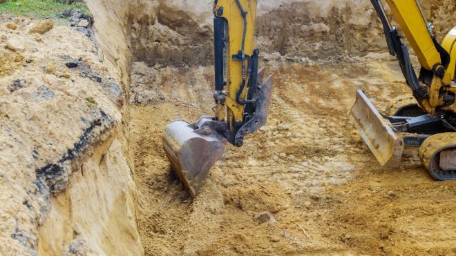 Construction Excavating: Why June's Dry Weather Makes it Optimal for Laying the Groundwork